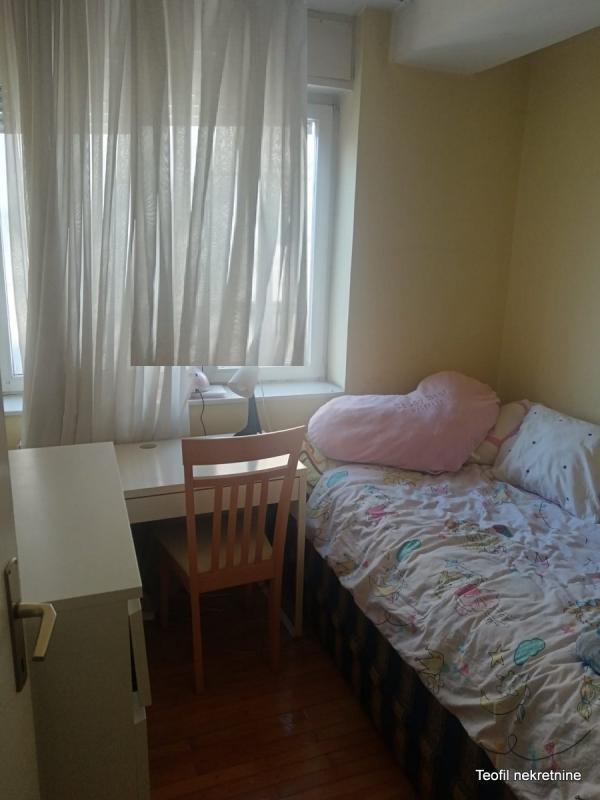 Stan na prodaju u Beogradu, Dedinje, trosoban, 82m2, cena 265000 evra
