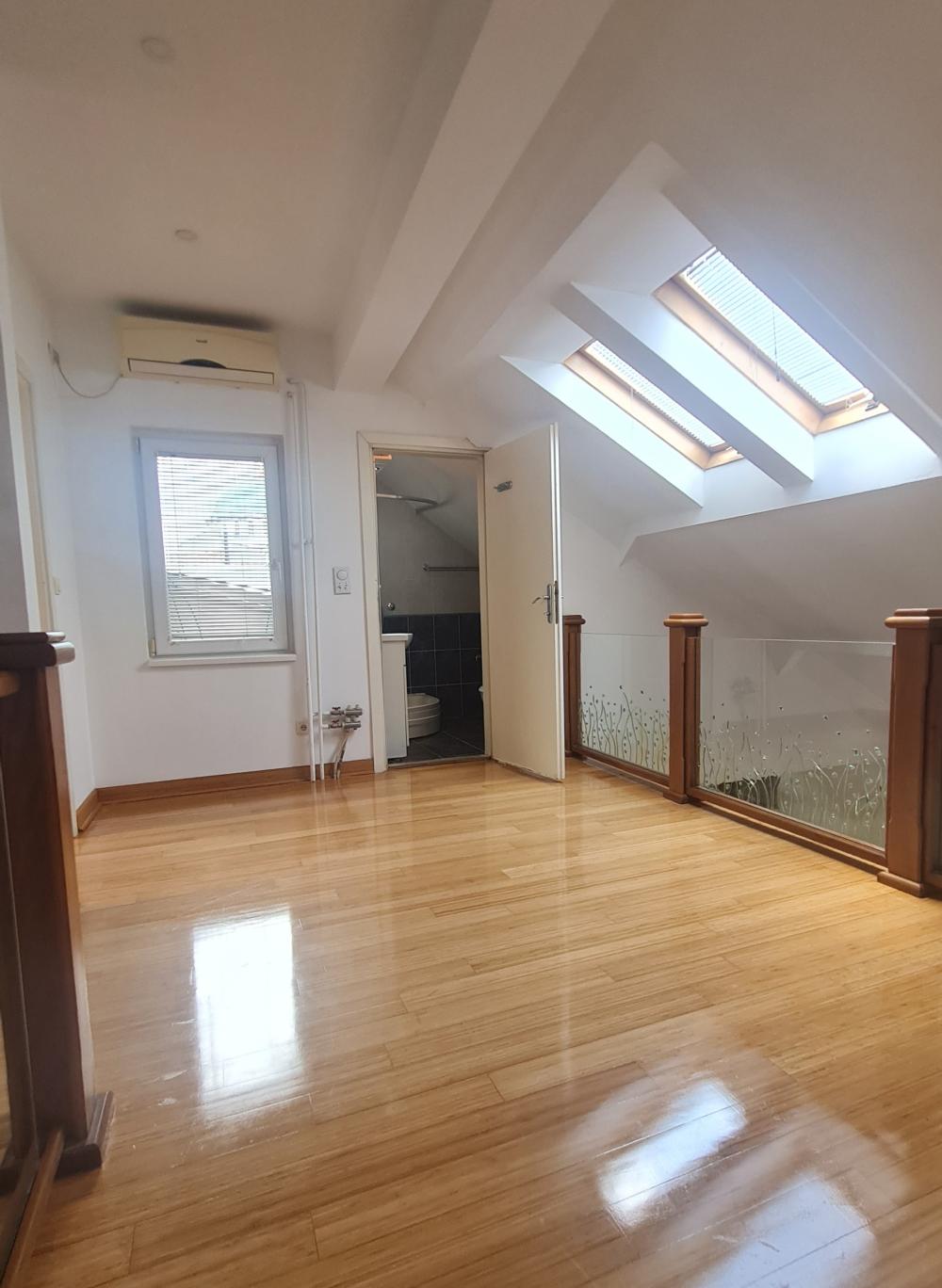 Stan na prodaju u Beogradu, Vračar (Hram), troiposoban, 86m2, cena 292000 evra