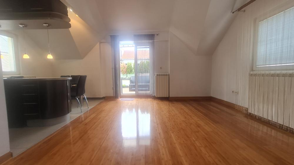 Stan na prodaju u Beogradu, Vračar (Hram), troiposoban, 86m2, cena 292000 evra