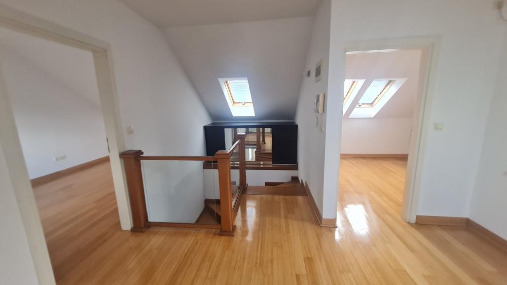 Stan na prodaju u Beogradu, Vračar (Hram), troiposoban, 86m2, cena 292000 evra