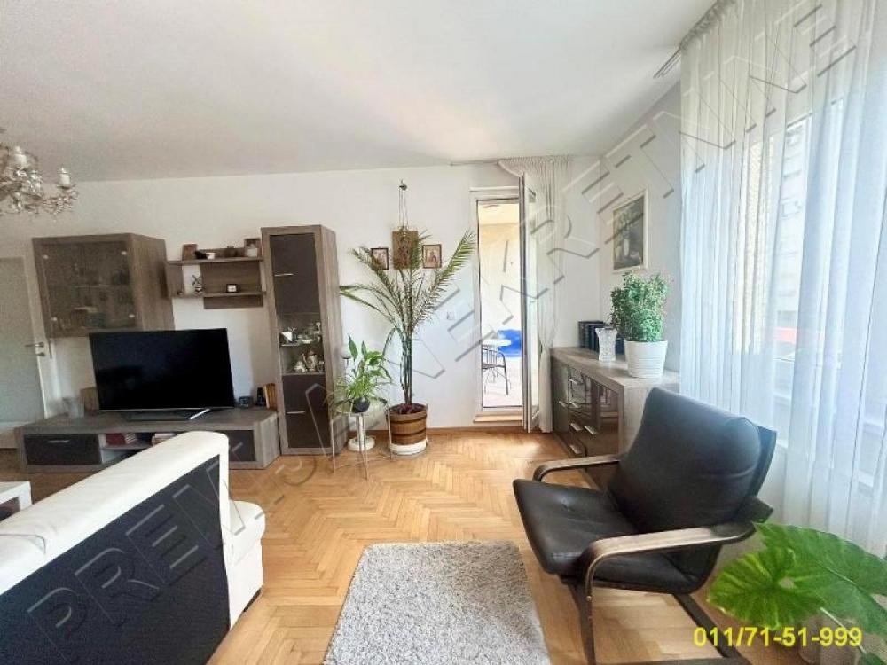 Stan na prodaju u Beogradu, Naselje Stepa Stepanović, dvosoban, 62m2, cena 195000 evra
