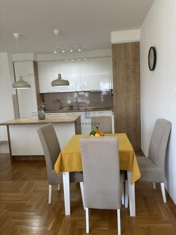 Stan na prodaju u Beogradu, Višnjička banja, trosoban, 73m2, cena 229000 evra