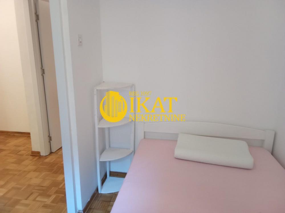 Stan na prodaju u Beogradu, Novi Beograd, troiposoban, 84m2, cena 254000 evra