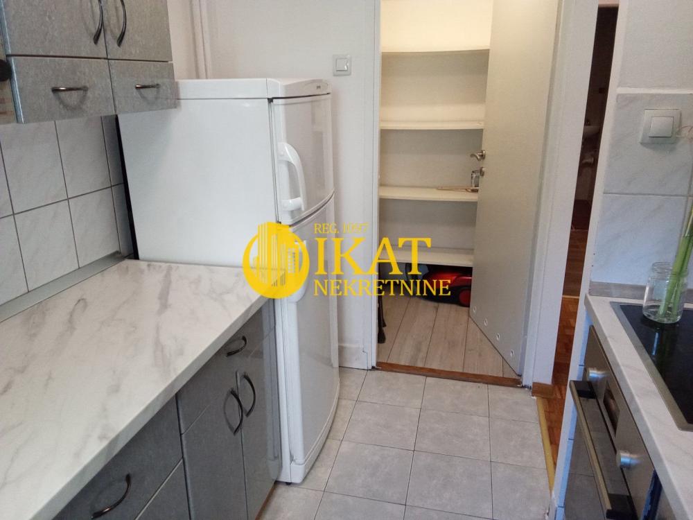Stan na prodaju u Beogradu, Novi Beograd, troiposoban, 84m2, cena 254000 evra