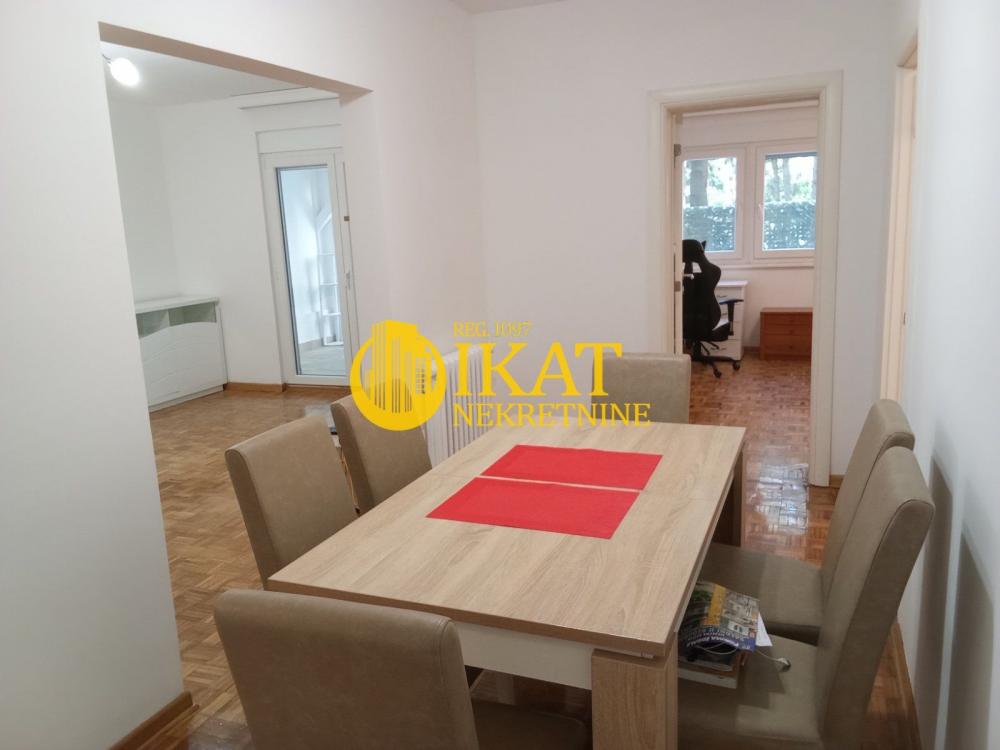 Stan na prodaju u Beogradu, Novi Beograd, troiposoban, 84m2, cena 254000 evra