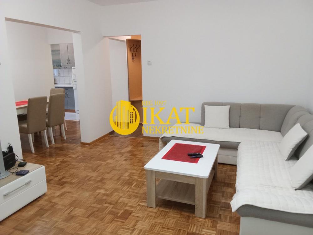 Stan na prodaju u Beogradu, Novi Beograd, troiposoban, 84m2, cena 254000 evra