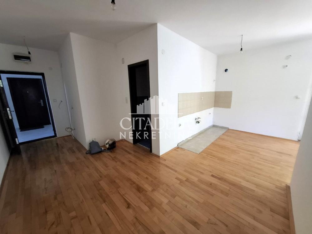 Stan na prodaju u Beogradu, Rakovica, jednoiposoban, 36m2, cena 74000 evra