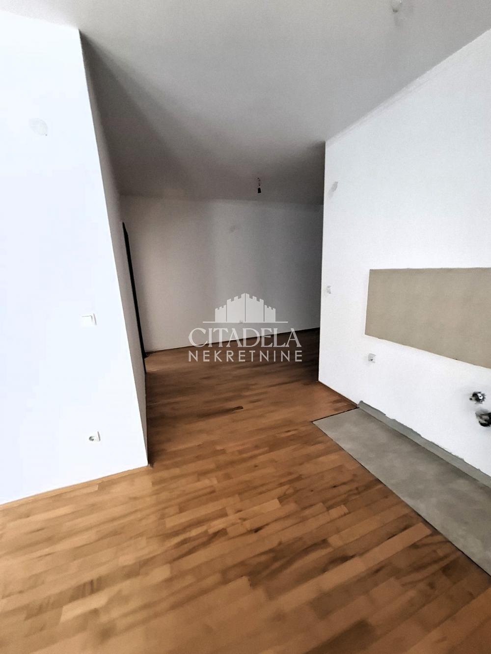Stan na prodaju u Beogradu, Rakovica, jednoiposoban, 36m2, cena 74000 evra