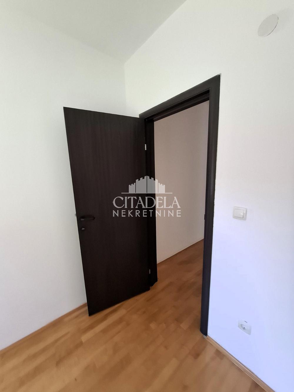 Stan na prodaju u Beogradu, Rakovica, jednoiposoban, 36m2, cena 74000 evra