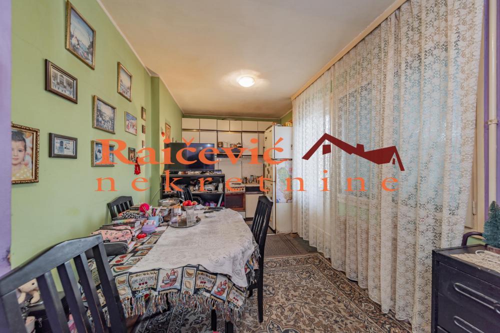 Stan na prodaju u Beogradu, Čubura, dvoiposoban, 60m2, cena 178000 evra