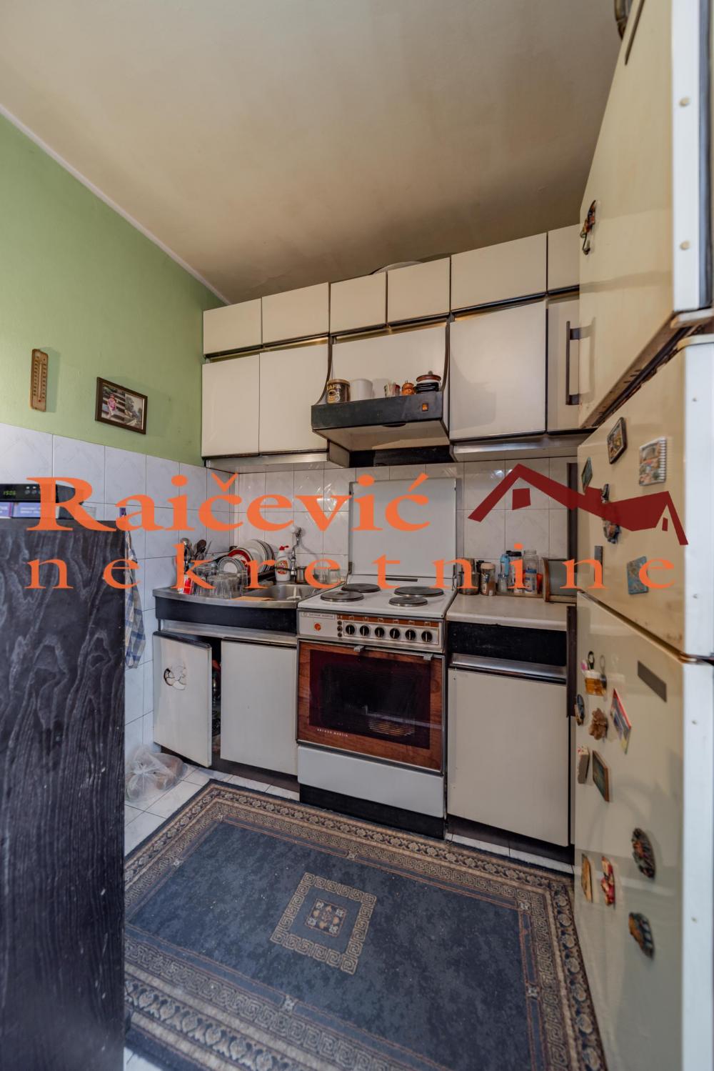 Stan na prodaju u Beogradu, Čubura, dvoiposoban, 60m2, cena 178000 evra