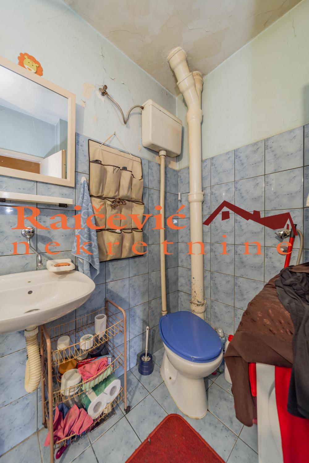 Stan na prodaju u Beogradu, Čubura, dvoiposoban, 60m2, cena 178000 evra