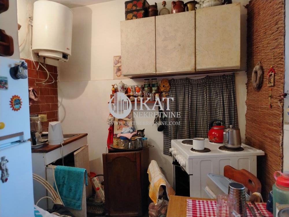 Stan na prodaju u Beogradu, Stari grad, jednoiposoban, 29m2, cena 75000 evra