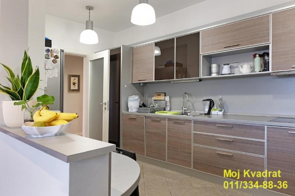 Stan na prodaju u Beogradu, Vračar (Centar), cetvorosoban, 151m2, cena 1100000 evra