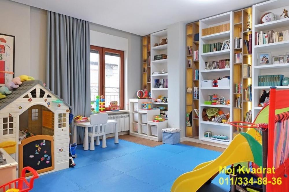 Stan na prodaju u Beogradu, Vračar (Centar), cetvorosoban, 151m2, cena 1100000 evra