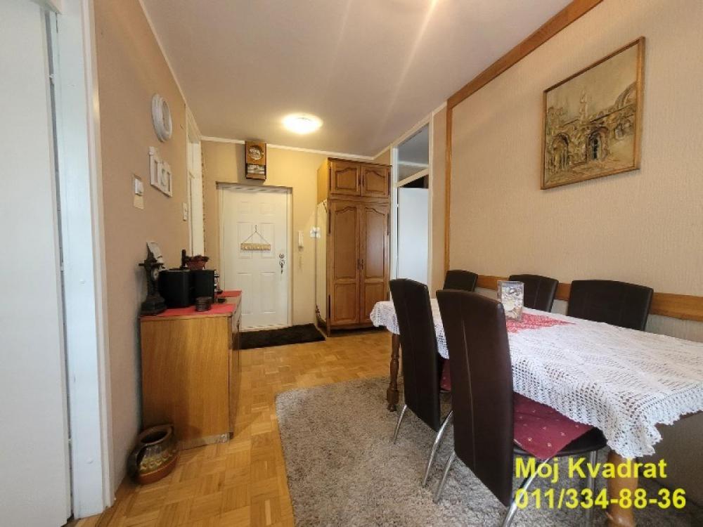 Stan na prodaju u Beogradu, Novi Beograd blok 63, jednosoban, 42m2, cena 130000 evra