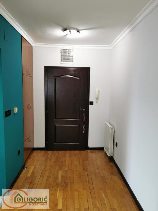 Stan na prodaju u Beogradu, Autokomanda, dvosoban, 56m2, cena 159600 evra