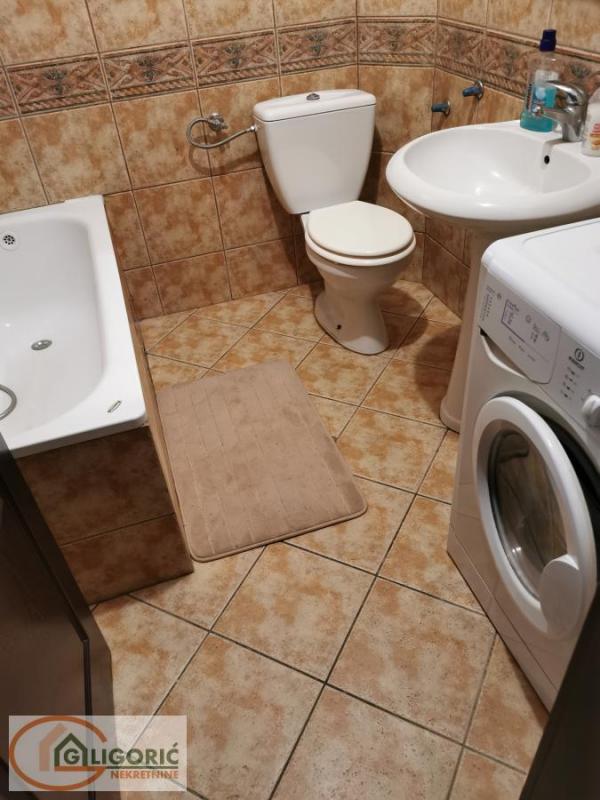 Stan na prodaju u Beogradu, Autokomanda, dvosoban, 56m2, cena 159600 evra