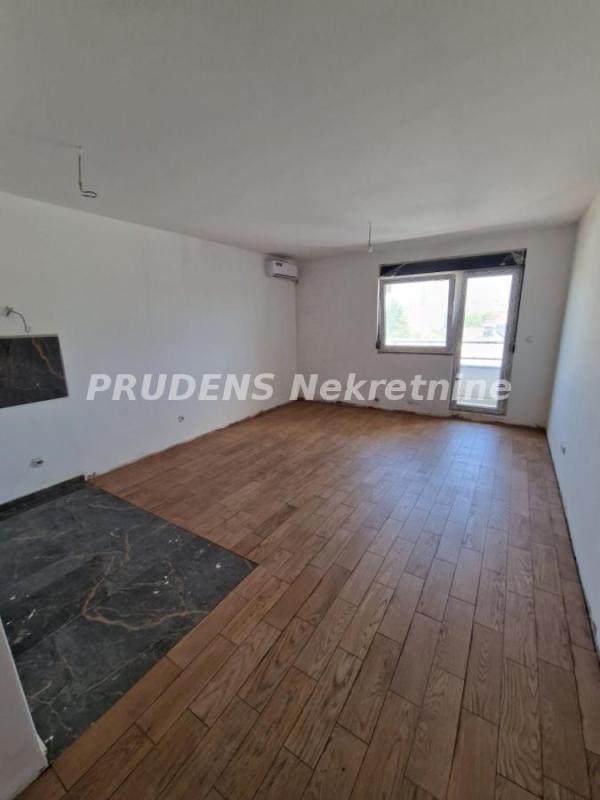 Stan na prodaju u Beogradu, Dušanovac, jednoiposoban, 47m2, cena 141000 evra