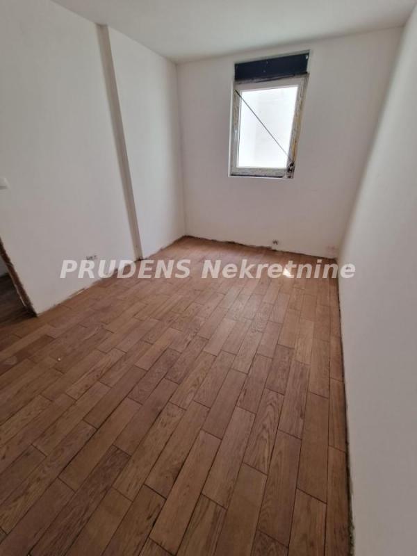 Stan na prodaju u Beogradu, Dušanovac, jednoiposoban, 47m2, cena 141000 evra