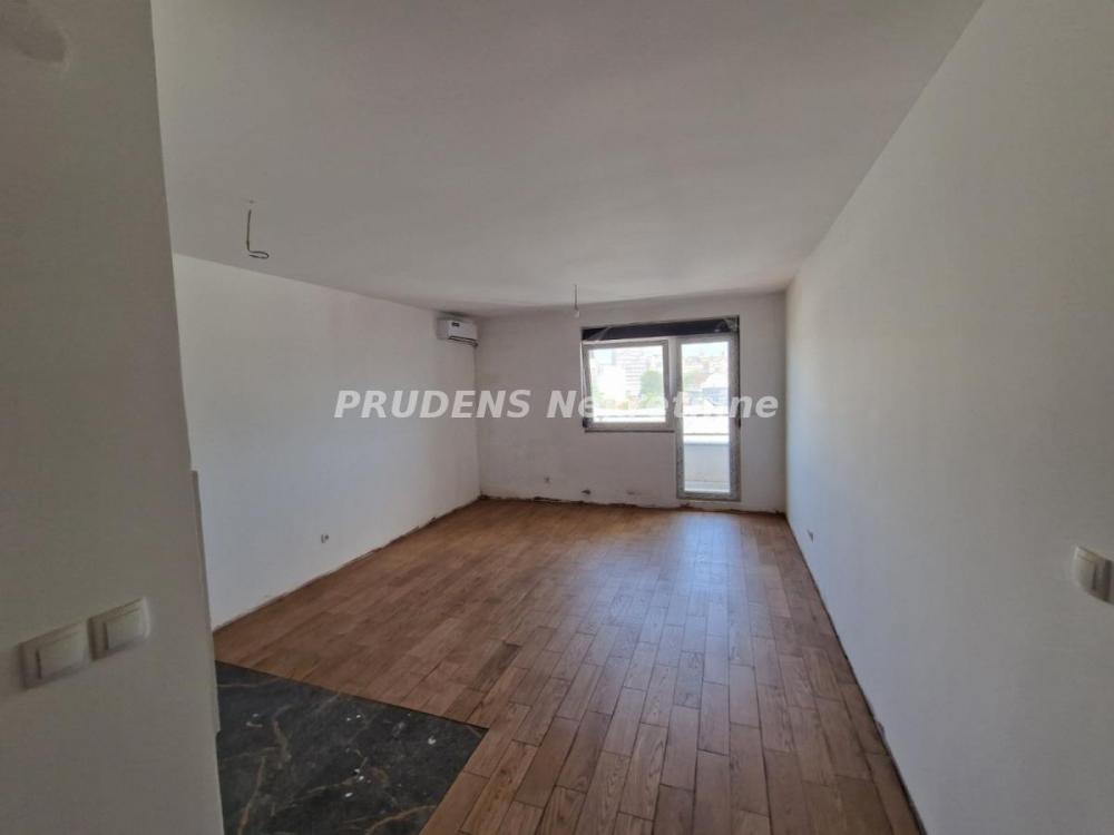 Stan na prodaju u Beogradu, Dušanovac, jednoiposoban, 47m2, cena 141000 evra
