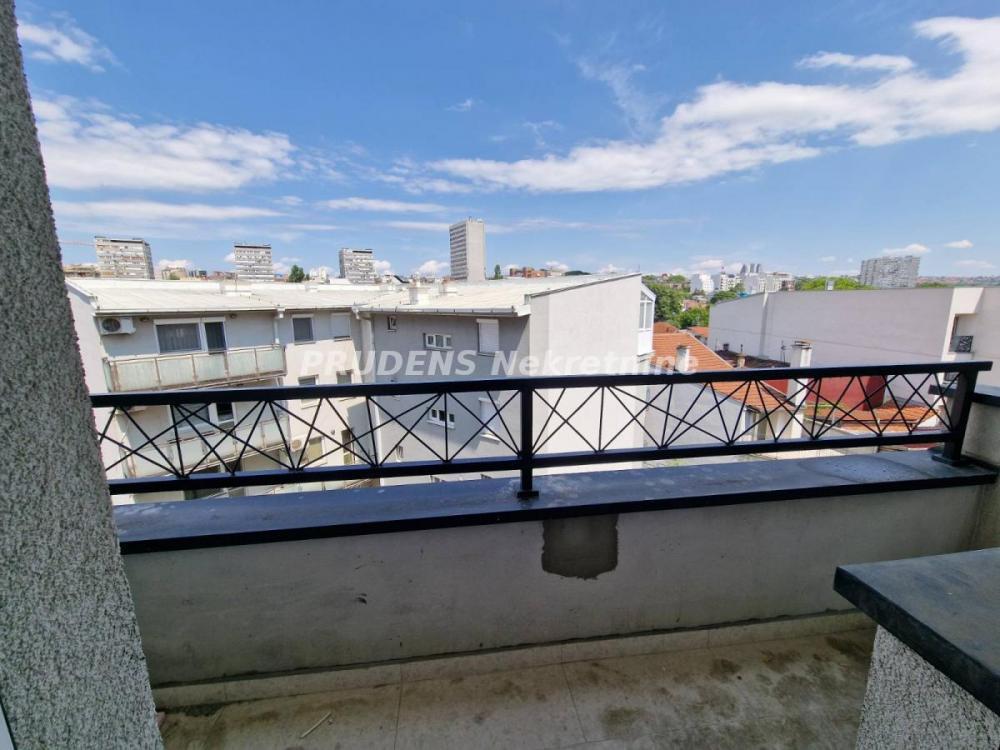 Stan na prodaju u Beogradu, Voždovac, dvoiposoban, 54m2, cena 151200 evra