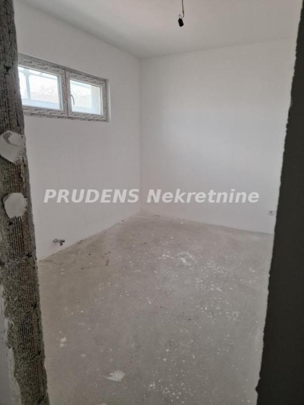 Stan na prodaju u Beogradu, Dušanovac, dvoiposoban, 54m2, cena 162000 evra