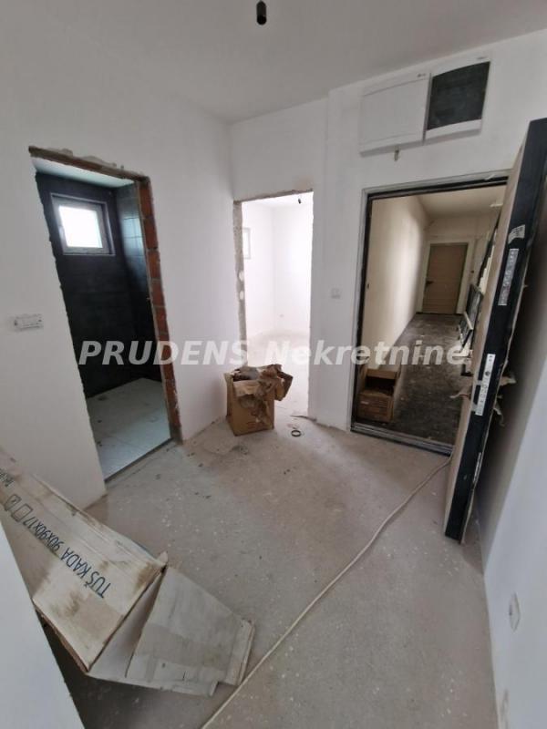 Stan na prodaju u Beogradu, Dušanovac, dvoiposoban, 54m2, cena 162000 evra