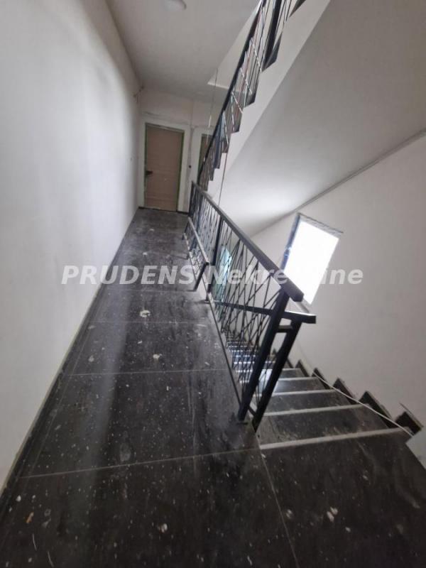 Stan na prodaju u Beogradu, Dušanovac, dvoiposoban, 54m2, cena 162000 evra