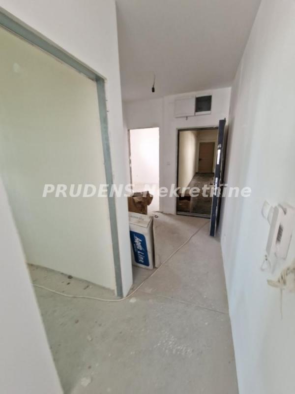 Stan na prodaju u Beogradu, Dušanovac, dvoiposoban, 54m2, cena 162000 evra