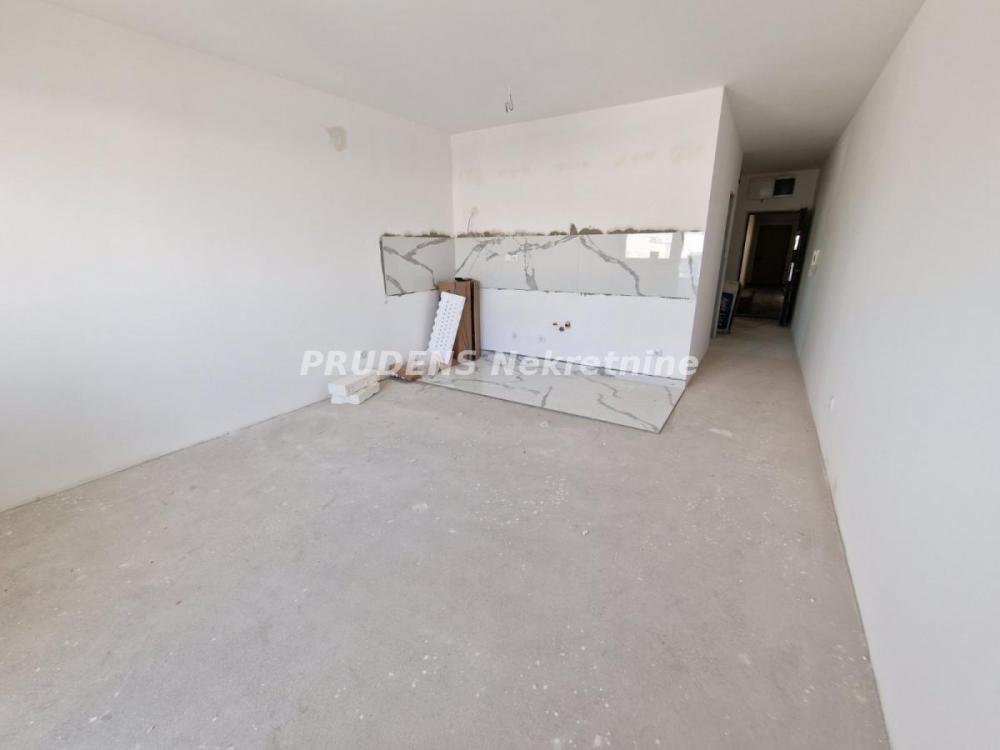 Stan na prodaju u Beogradu, Dušanovac, dvoiposoban, 54m2, cena 162000 evra