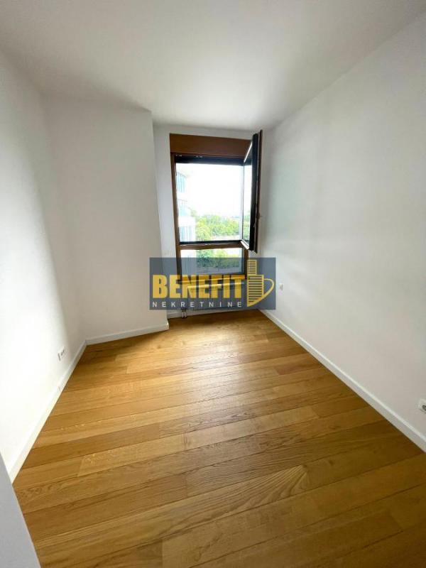 Stan na prodaju u Beogradu, Savski venac, cetvorosoban, 107m2, cena 695500 evra