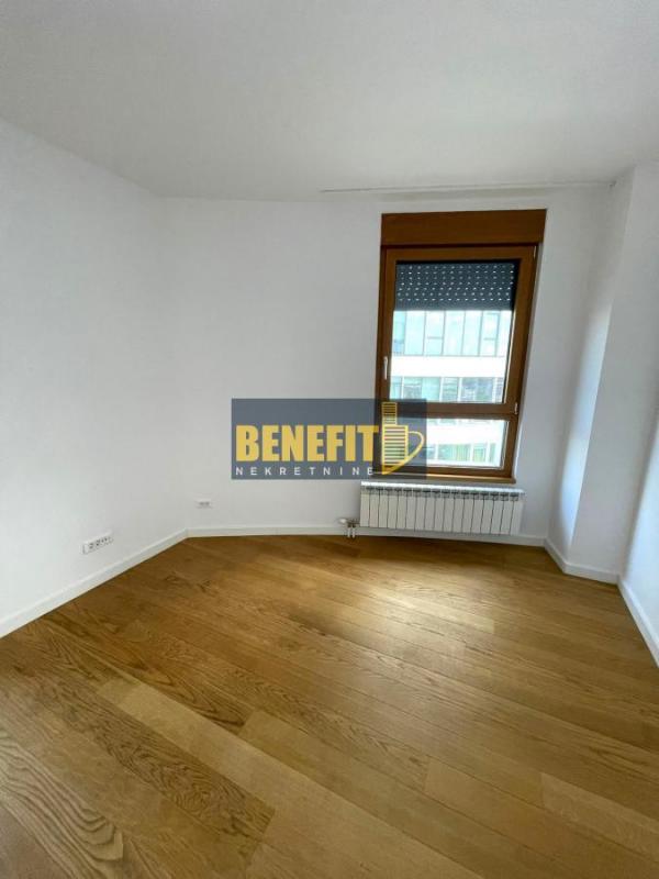 Stan na prodaju u Beogradu, Savski venac, cetvorosoban, 107m2, cena 695500 evra