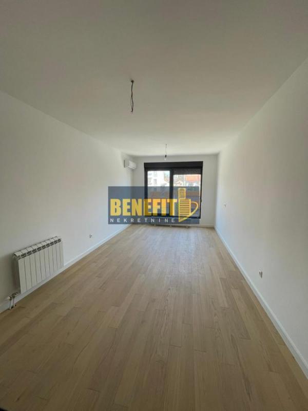 Stan na prodaju u Beogradu, Olimp, trosoban, 76m2, cena 213400 evra
