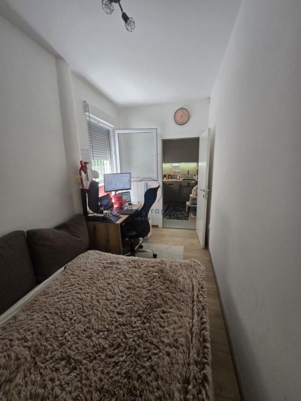Stan na prodaju u Beogradu, Karaburma, dvoiposoban, 50m2, cena 144900 evra
