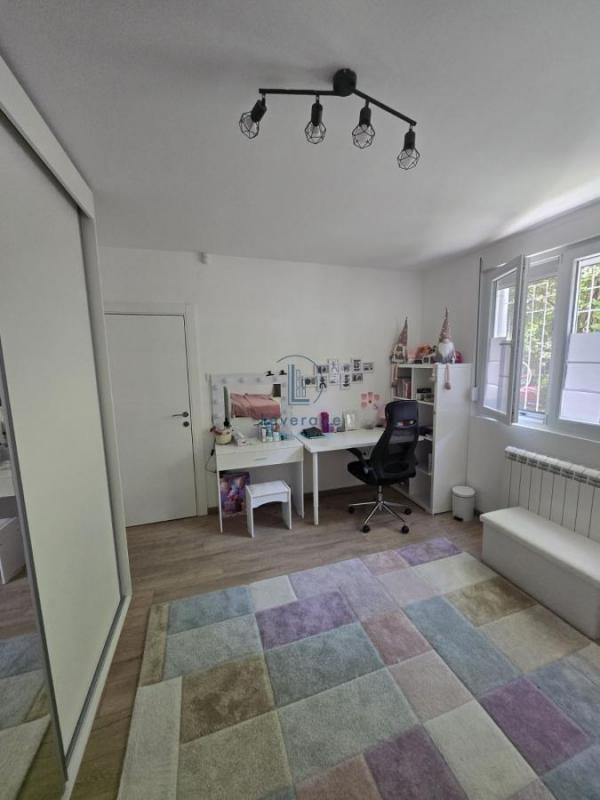 Stan na prodaju u Beogradu, Karaburma, dvoiposoban, 50m2, cena 144900 evra