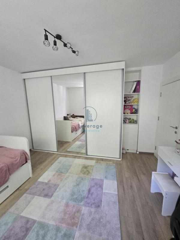 Stan na prodaju u Beogradu, Karaburma, dvoiposoban, 50m2, cena 144900 evra