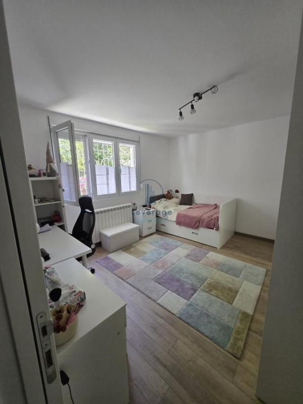 Stan na prodaju u Beogradu, Karaburma, dvoiposoban, 50m2, cena 144900 evra