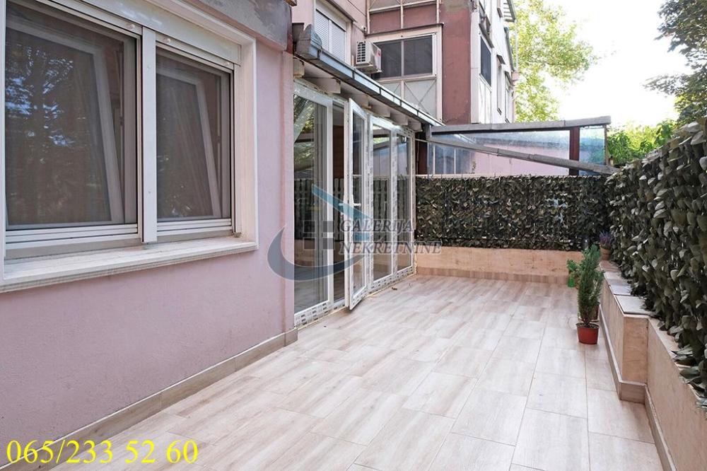 Stan na prodaju u Beogradu, Novi Beograd, troiposoban, 84m2, cena 254000 evra