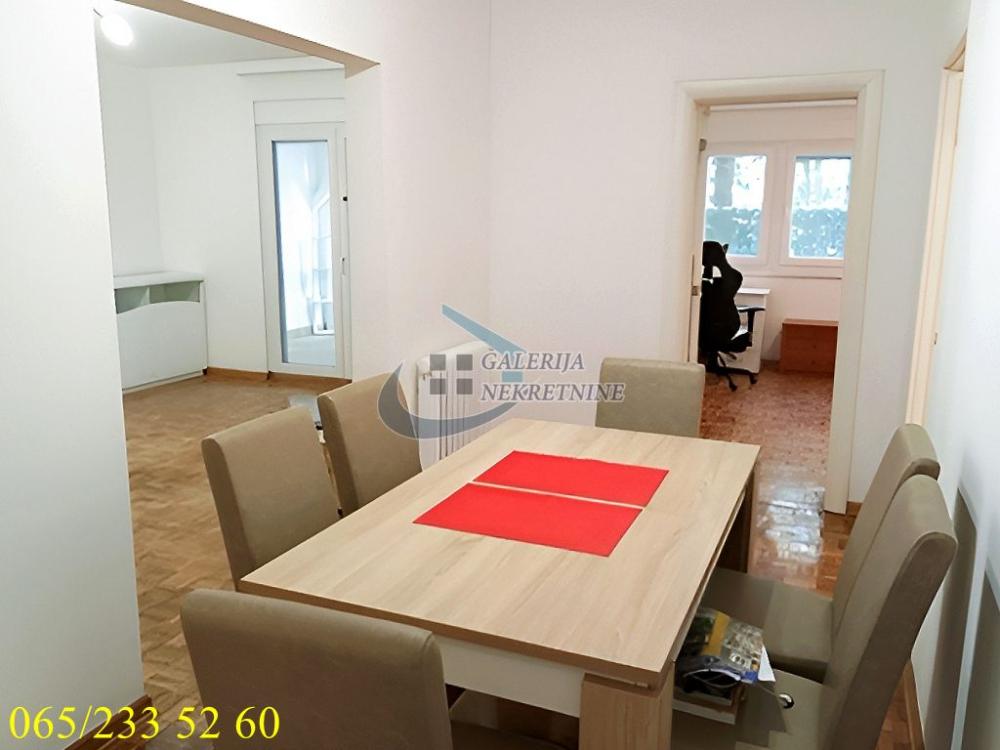 Stan na prodaju u Beogradu, Novi Beograd, troiposoban, 84m2, cena 254000 evra