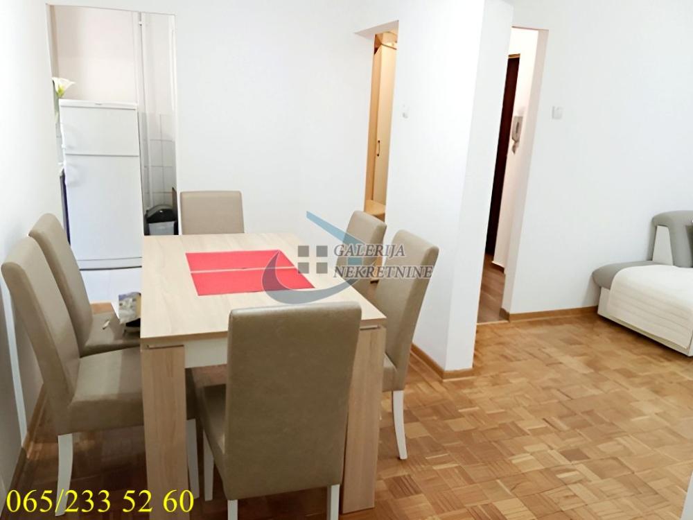Stan na prodaju u Beogradu, Novi Beograd, troiposoban, 84m2, cena 254000 evra