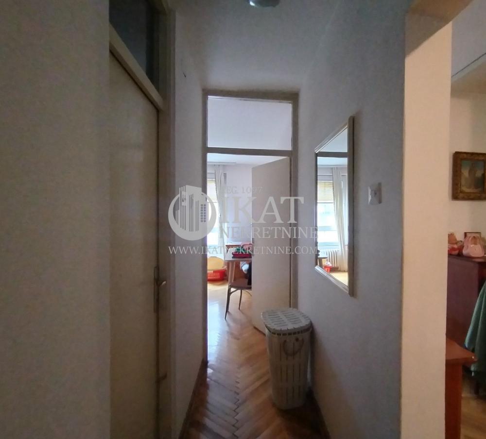 Stan na prodaju u Beogradu, Vračar, trosoban, 89m2, cena 390000 evra
