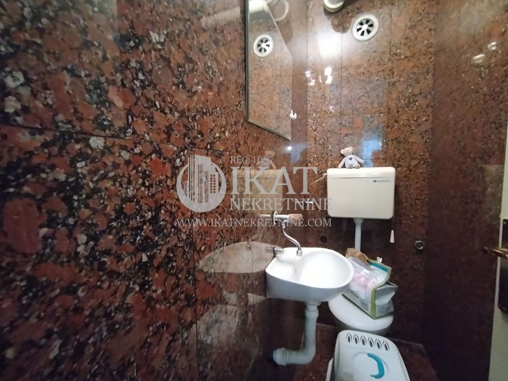 Stan na prodaju u Beogradu, Vračar, trosoban, 89m2, cena 390000 evra