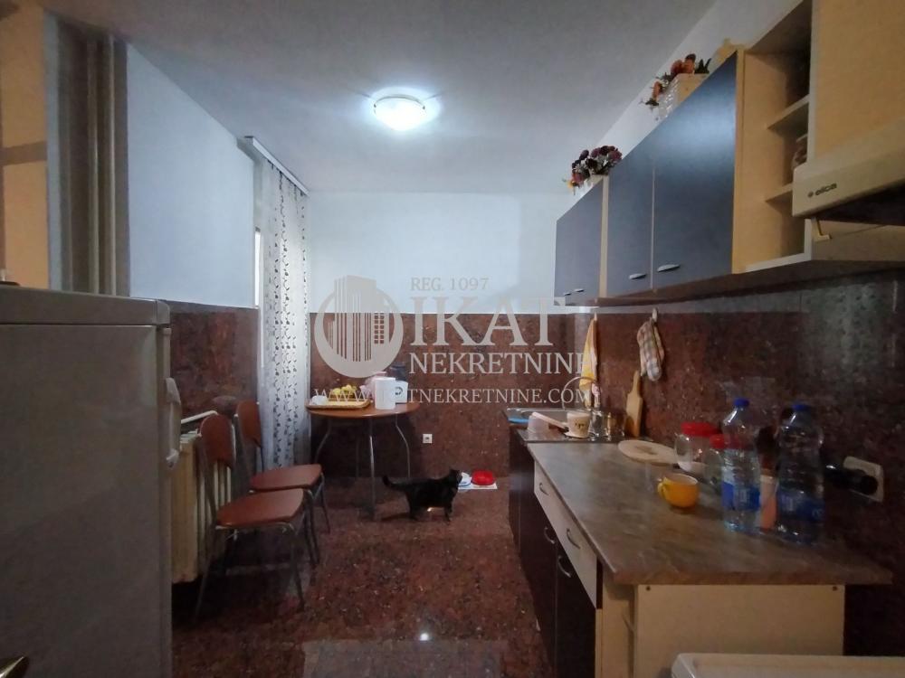 Stan na prodaju u Beogradu, Vračar, trosoban, 89m2, cena 390000 evra