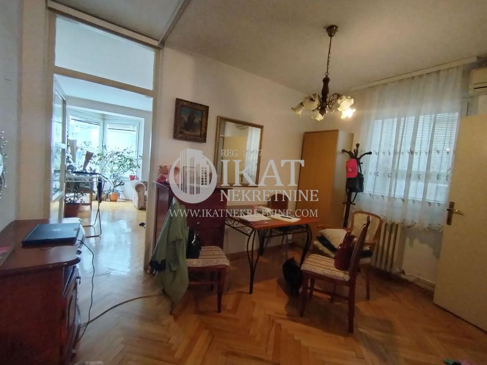 Stan na prodaju u Beogradu, Vračar, trosoban, 89m2, cena 390000 evra