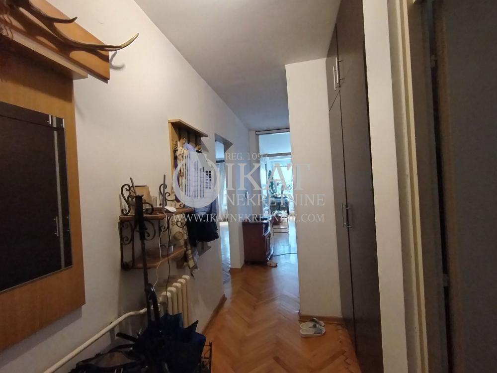 Stan na prodaju u Beogradu, Vračar, trosoban, 89m2, cena 390000 evra