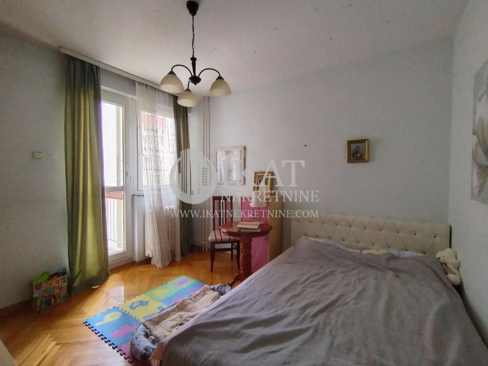 Stan na prodaju u Beogradu, Vračar, trosoban, 89m2, cena 390000 evra