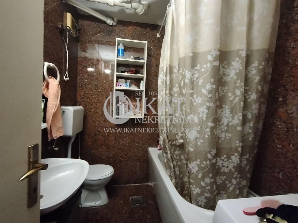 Stan na prodaju u Beogradu, Vračar, trosoban, 89m2, cena 390000 evra