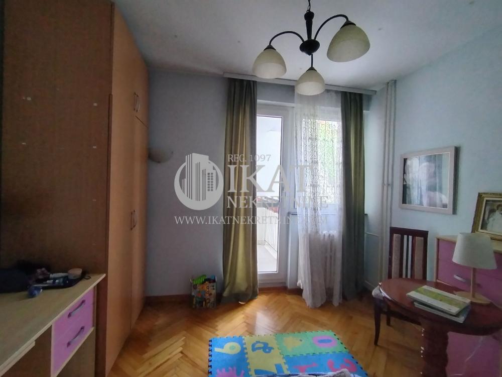 Stan na prodaju u Beogradu, Vračar, trosoban, 89m2, cena 390000 evra
