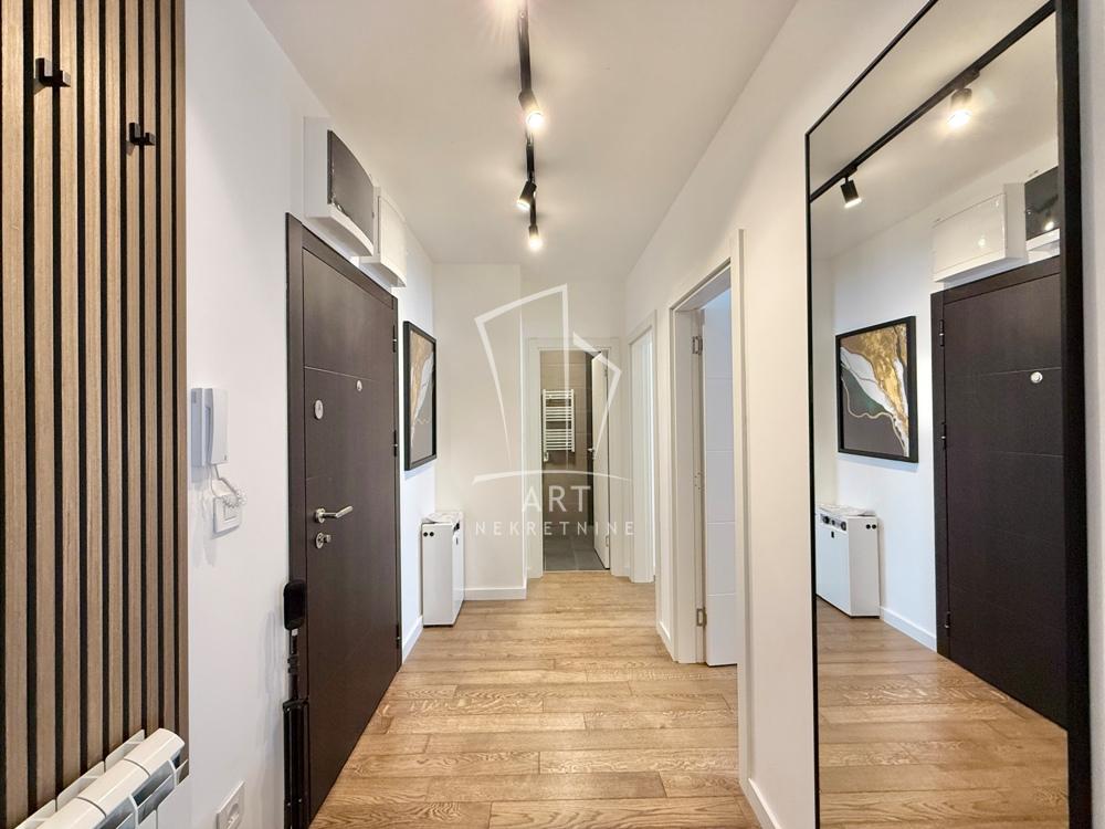 Stan na prodaju u Beogradu, Crveni Krst, dvoiposoban, 62m2, cena 279000 evra